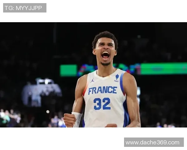 文班亚马新秀赛季表现抢眼场均20分10篮板3盖帽引领联盟