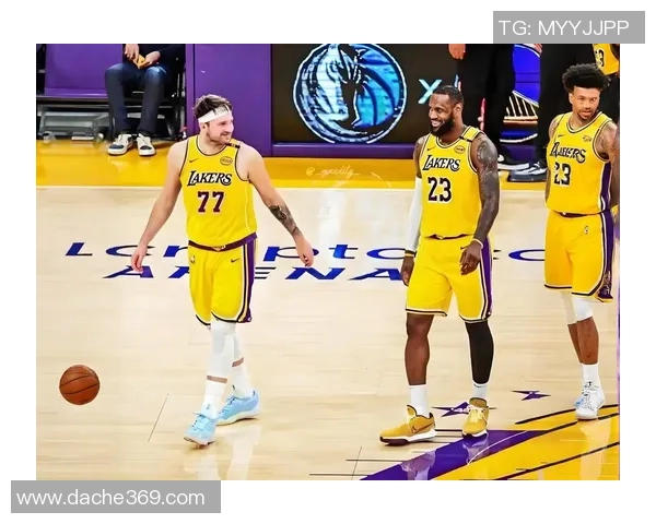 雄鹿与湖人精彩对决回放分析及比赛亮点总结